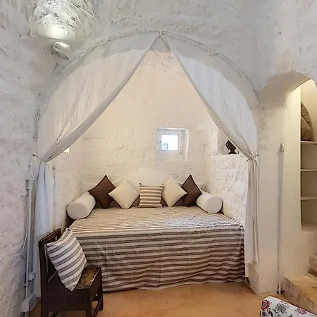 Trulli Mansion With Pool By Wowhomes *